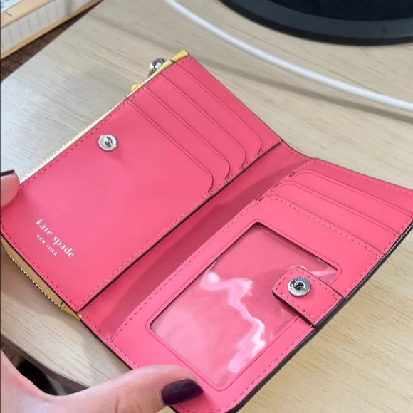 Kate Spade Devin Small Slim Bifold Wallet in yellow - excellent condition - Picture 5 of 5